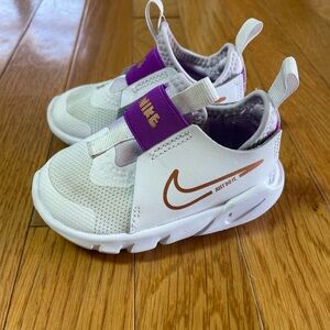 Nike Flex Runner 2 White Violet Frost - DJ6039-101
3.5 toddler